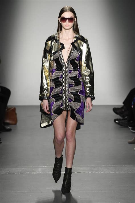 Custo Barcelona Fall 2018 Ready-to-Wear | Fashion, Ready to wear, How ...