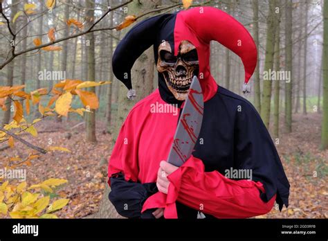 Outdoors scary jester hi-res stock photography and images - Alamy