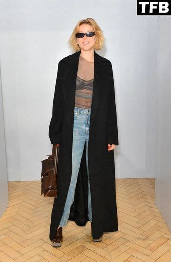 Niia Bertino Nude OnlyFans The Fappening Plus