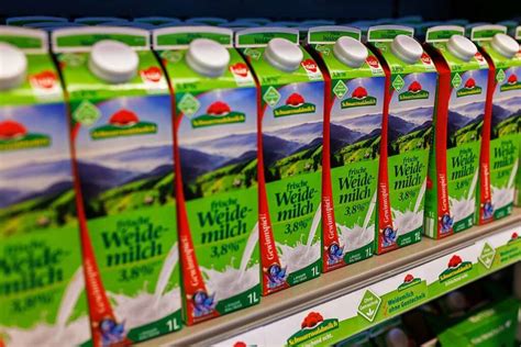 Gro E Milcherzeuger K Ndigen Bei Der Schwarzwaldmilch Wirtschaft