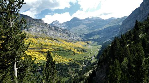 Parque Nacional De Ordesa Y Monte Perdido Cascada De La Cola De