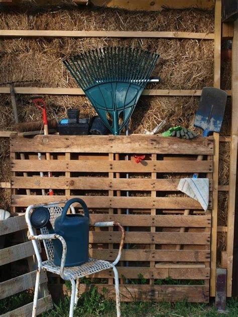 DIY Pallet Garden Tools Rack | 99 Pallets