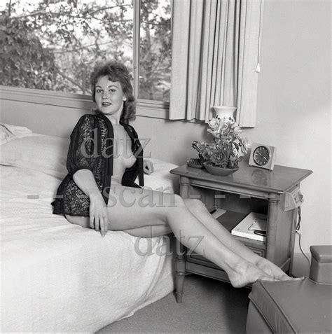 1960S RON VOGEL Negative Nude Pinup Girl Laura Lind Cheesecake V219565 EUR 18 24 PicClick FR