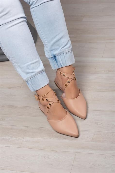 Sapatilha Slingback Tachas Cruzadas Nude Carolina Lins