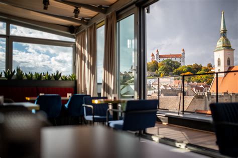 Bratislava CARDSKY Bar & Restaurant - Bratislava CARD