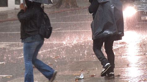 Inumet actualizó la doble alerta por tormentas fuertes y lluvias