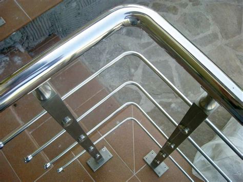 Перила хромированные: цена изготовления ограждений и поручней