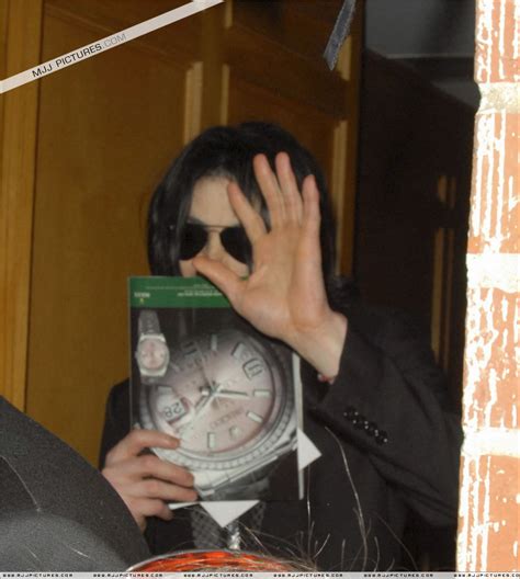 2009 > Various > Michael visits doctor - Michael Jackson Photo ...