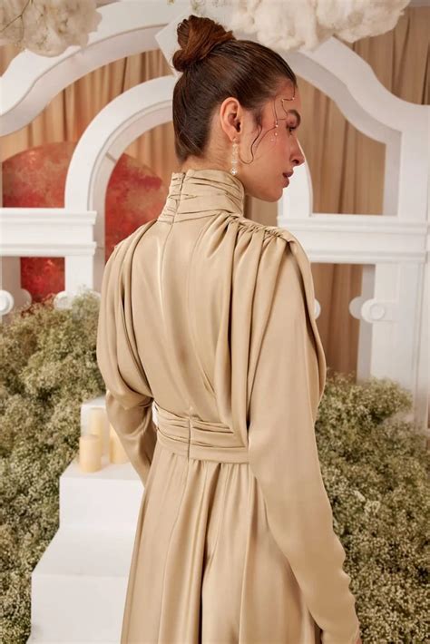 Omzu Büzgü Detaylı Saten Abiye Elbise Nude Elbise Brightness Collection aleynaataların