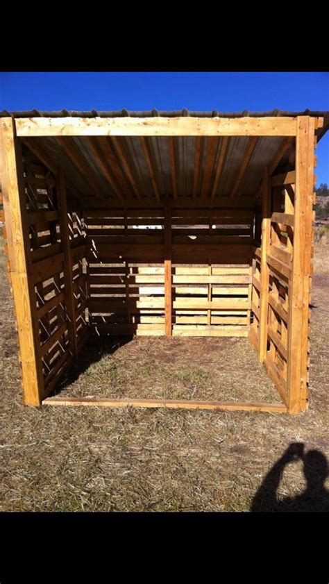 Horse Shelter Made With Pallets Horse Shelter Pallet Shed Goat Shelter