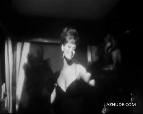 IL MAGNIFICO CORNUTO NUDE SCENES AZNude