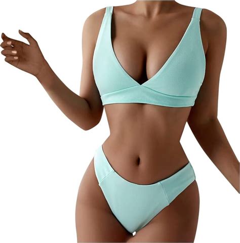 New Hot Sexy Hannah Hennigar Bikini Pics