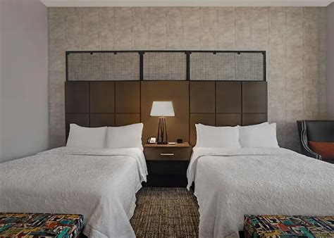 HAMPTON INN AND SUITES AUSTIN UNIVERSITY CAPITOL, AUSTIN