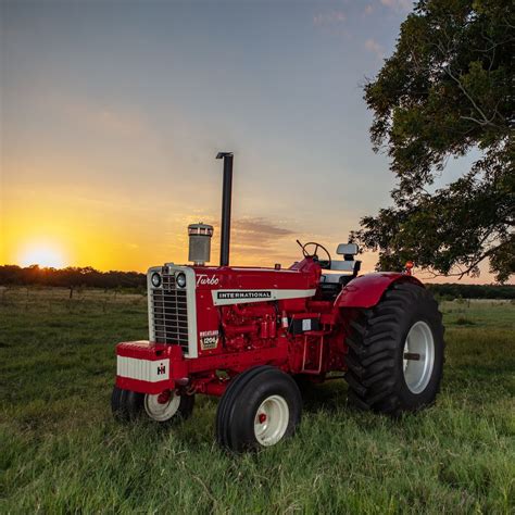 Tractor Red Edition Artofit