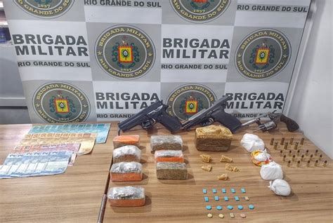 Brigada Militar prende dois homens por tráfico e apreende duas armas de