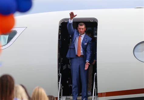 Will new Florida coach Jon Sumrall coach Tulane in CFP vs Ole Miss?