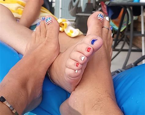 Showing Off Our Wet Pedicured Toes 32 Nude Pics XHamster