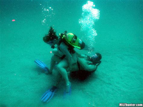 Green Bikini MILF Enjoys Scuba Diving And Underwater Fucking IamXXX