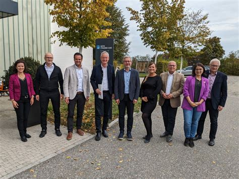 Delegation aus Thüringen im Hafen Hafen Straubing Sand