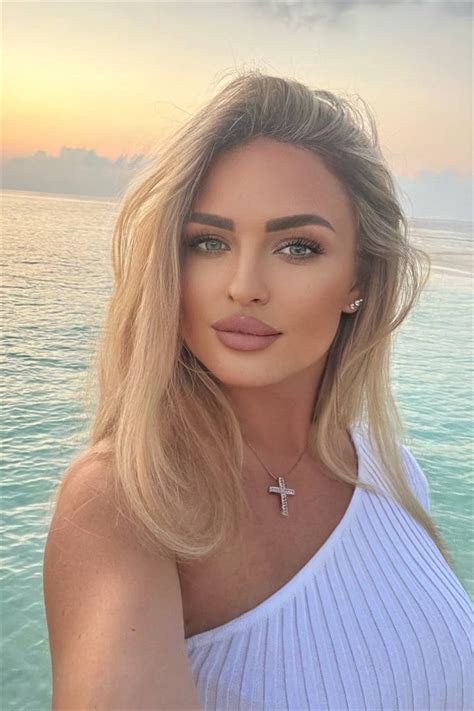 Beautiful Yulia Y O From Los Angeles With Blonde Hair Id Ladadate