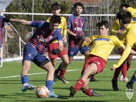 Gimnástica Segoviana C.F.: 230129 Juvenil Regional-CDI La Amistad (4-1)