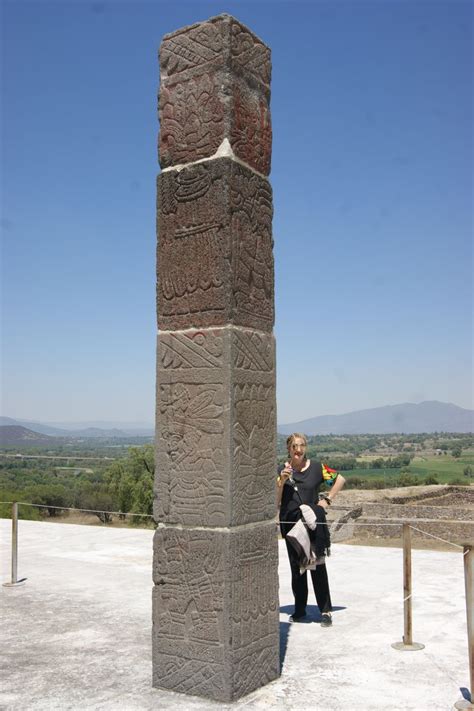 Pilar Del Templo De Los Atlantes De Tula Leaning Tower Leaning Tower