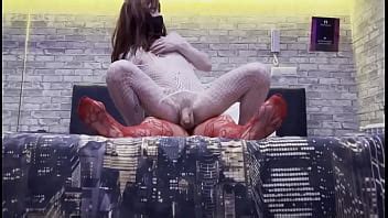 Follada en trance con su coño en una habitación de hotel XVIDEOS