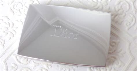 Review Dior Diorskin Nude Compact Ivory Lenallure