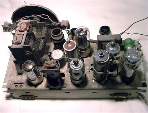 Радиоприёмник сетевой ламповый ''Рекорд-47''.