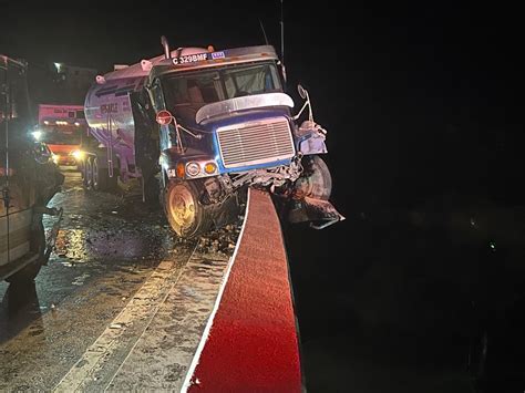 Dos Camiones Chocan En La Ruta Al Atl Ntico