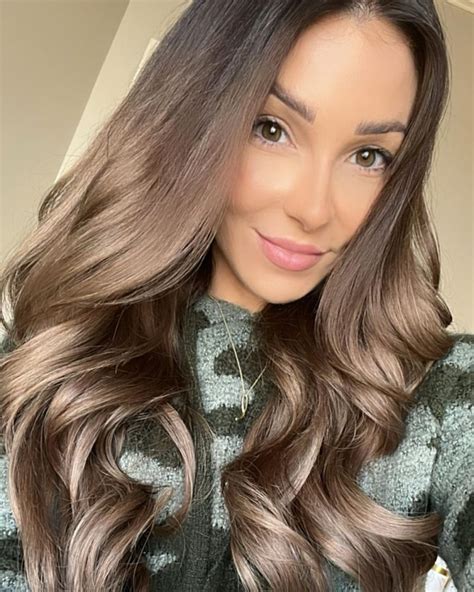 Lizzy Musi Wiki Bio Age Bikini Photos Boob Job Photos Height Weight Career Education