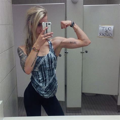 Hot Sexy Jen Brett Bikini Pics