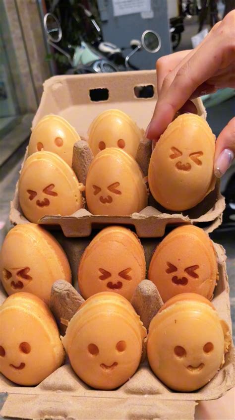 Hot trend Hết bánh đồng xu phô mai lại đến bánh trứng lòng đào