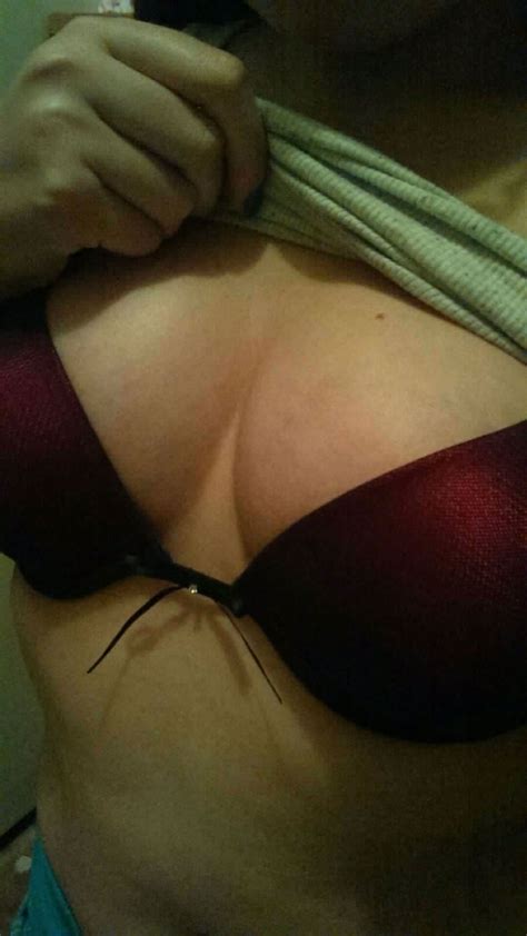 Red Bra Porn Pic