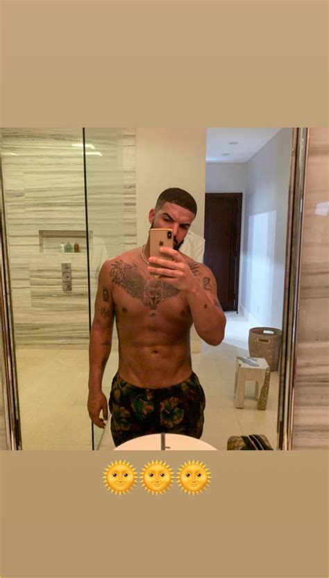 Drake Looks Super Hot In New Shirtless Selfie Photo 4196207 Drake Shirtless Photos Just