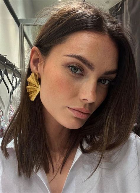 The Expensive Old Money Brunette Gallery In 2024 Brunette Hair Color Short Brunette Hair