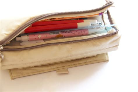 How to Organise Your Pencil Case: 5 Steps (with Pictures)