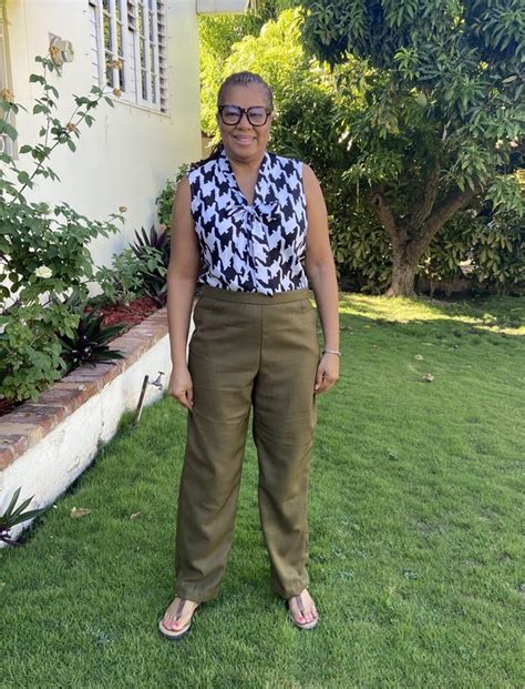 Hot Sexy Victoria Antoinette Walker Bikini Pics