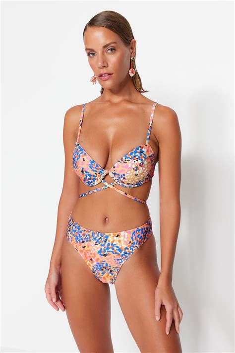 TRENDYOLMİLLA Soyut Desenli Normal Paça Bikini Altı TBESS23BA00152 Fiyatı Yorumları Trendyolmilla