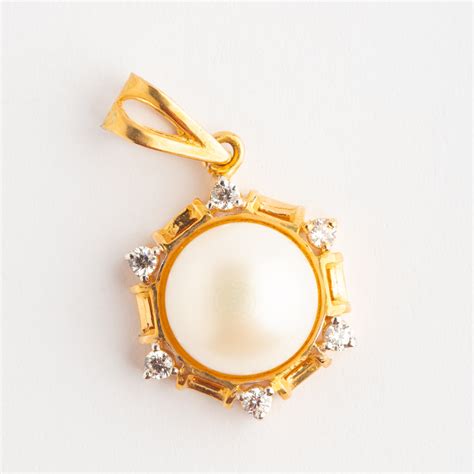 Ary 21k Gold Pendant Ary Sahulat Bazar Pakistan