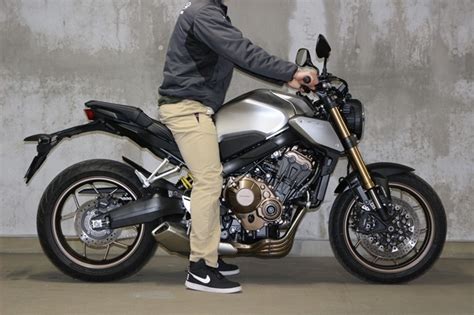 Best Inline Four Mid Naked Motorcycle Love By Japanese Cb R Test Ride Review Webike