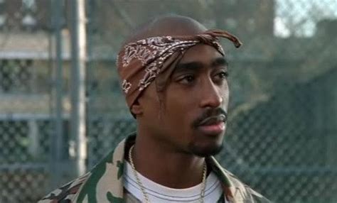 Look Tupac In Bandana A Memorable And Timeless Fashion Style