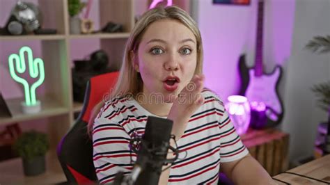 Gaming Room Gossip Blonde Streamer Captured Whispering Secrets Mid Game Spills The Beans Hand