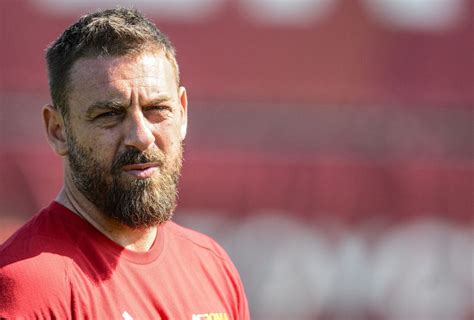 Trigoria Lallenamento Senza I Nazionali Abraham Ancora In Gruppo