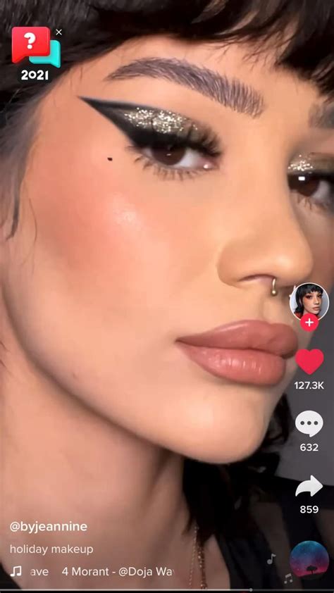 Black And Gold Glitter Bold Winged Eyeliner W Nude Lip Eyeliner Tutorial Winged Eyeliner