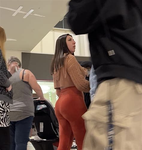 Hot Latina In Orange Leggings Shopping At The Mall Spandex Leggings Yoga Pants Forum