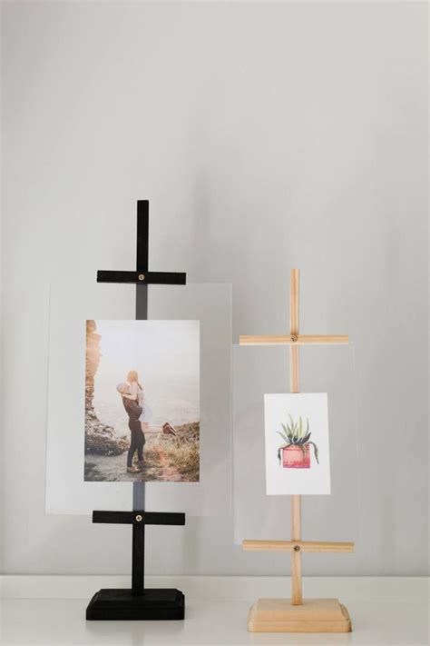 This Diy Tabletop Photo Easel Is A Must Make Diy Photo Frames Diy