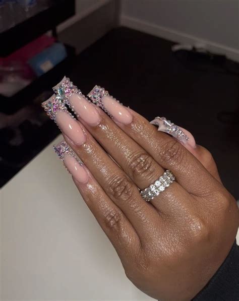 Pin By 🎀♕𝓟𝓪𝓻𝓪𝓭𝓲𝓼𝓮 𝓒𝓸𝓴𝓮ۺ On NΔil βΔr Bling Acrylic Nails Acrylic Nails Coffin Pink Tapered