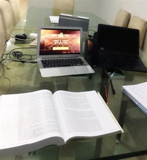 Woman Sells Furniture After Ex Husband S Tinder Sex Daily Mail Online