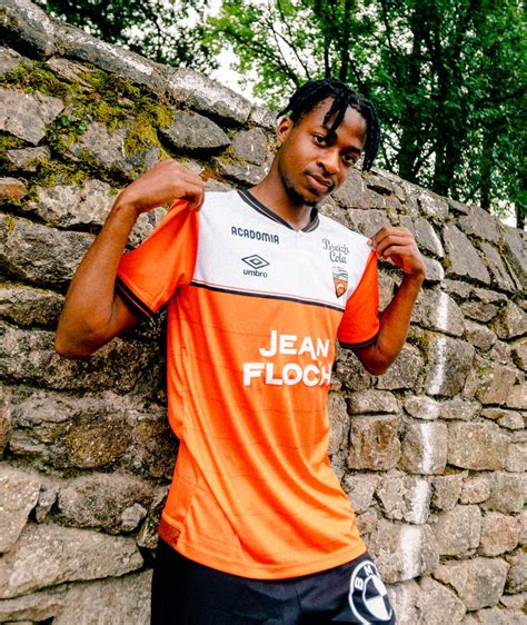 Befootball On Twitter Voici Le Nouveau Maillot Du Fc Lorient 🐟🧡🖤